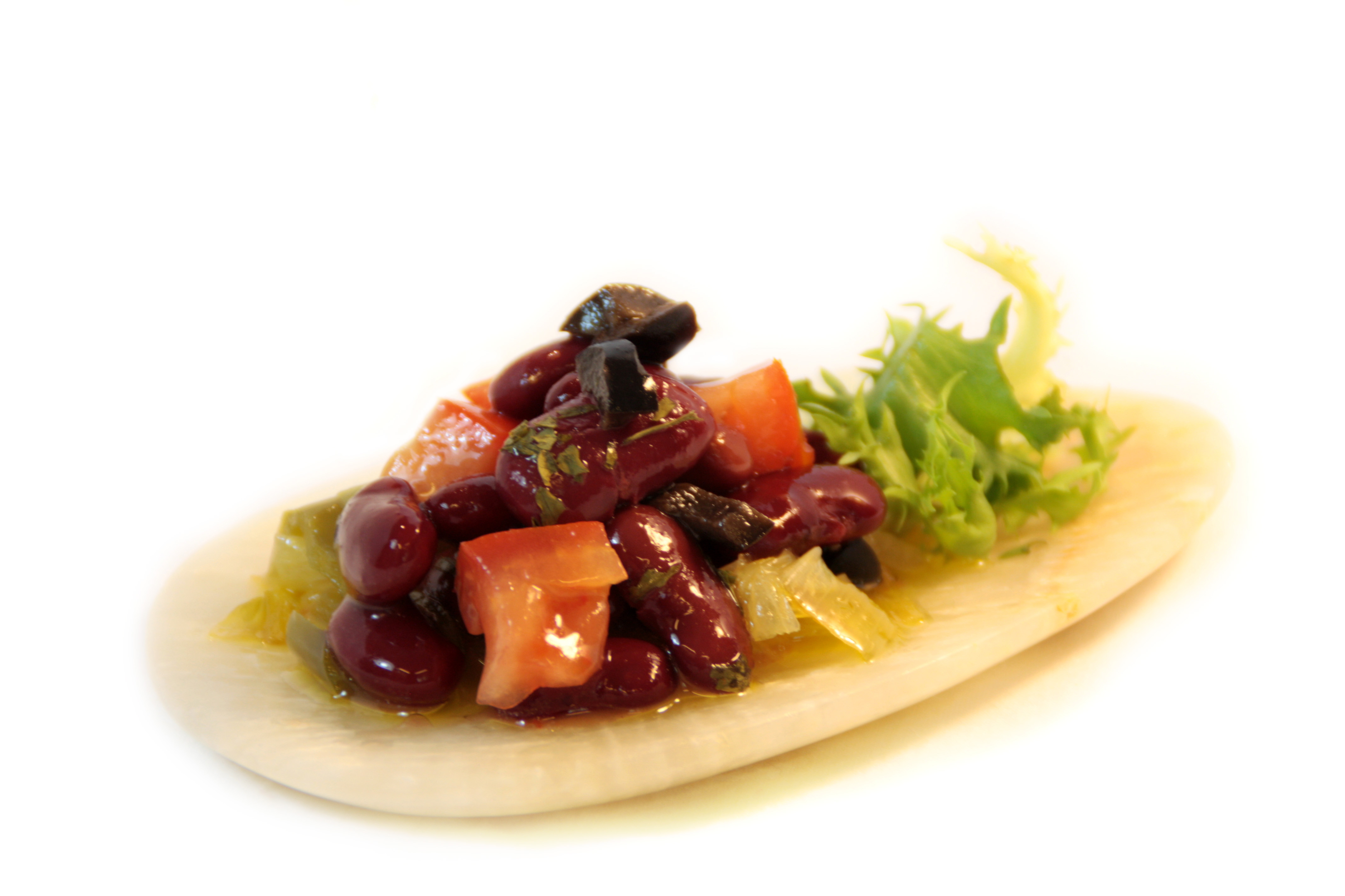 Ensalada de patatas, berros y bacalao ahumado con salsa de Kefir
