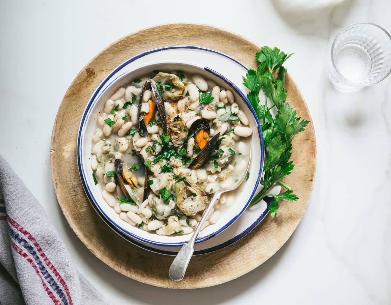 Alubias con alcachofas y mejillones
