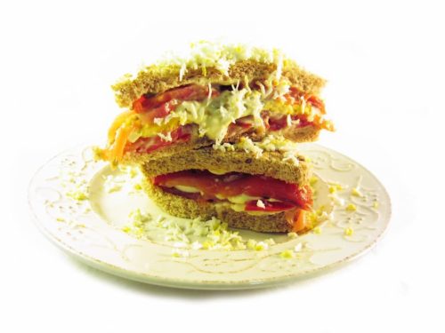 Izokin ketuzko sandwicha saltsa tartariarrarekin Izokin ketuzko sandwicha saltsa tartariarrarekin