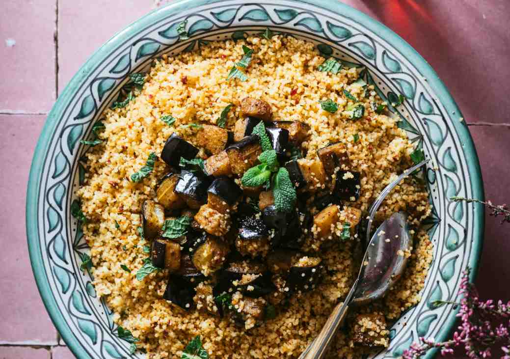Cuscús marroquí con berenjenas especiadas